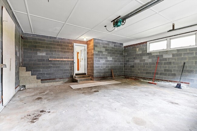 Building Photo - 17 Wilson Ave