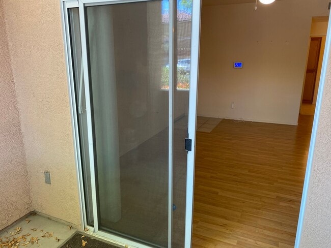 Building Photo - SE!!! Gated!! 2 Bedroom 1st Floor with Bal...