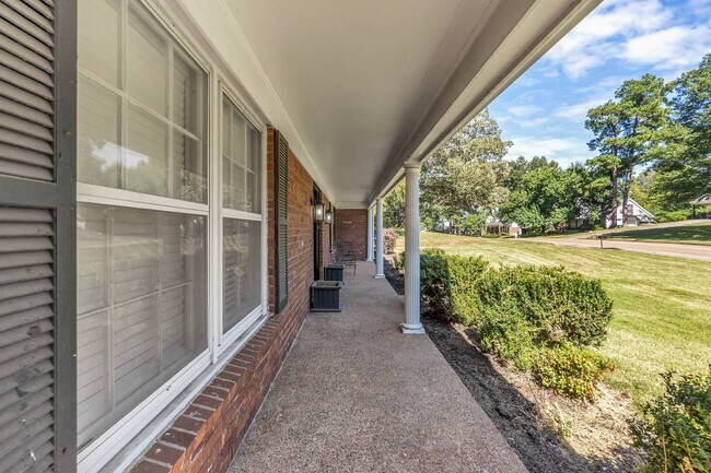 Building Photo - Newly Renovated 4-Bedroom Home in Germantown, TN