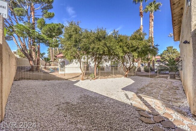 Building Photo - 5321 Tamanar Dr