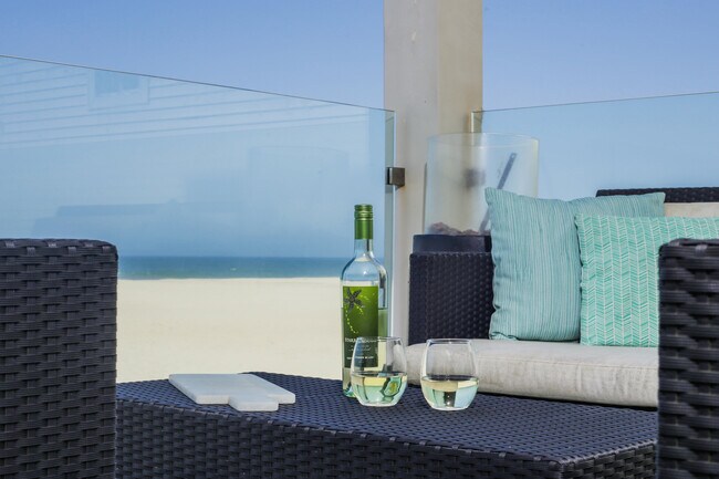 Building Photo - 1013 Mandalay Beach Rd