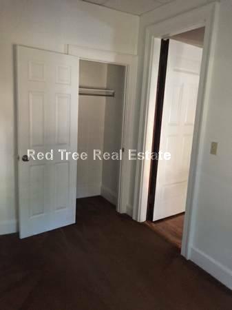 Building Photo - 1061 Beacon St