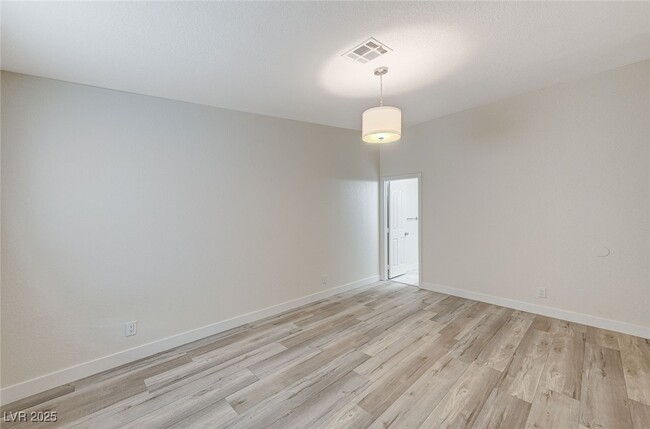 Building Photo - 2633 Durango Dr
