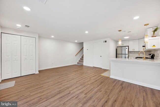 Building Photo - 9287 Chadburn Pl