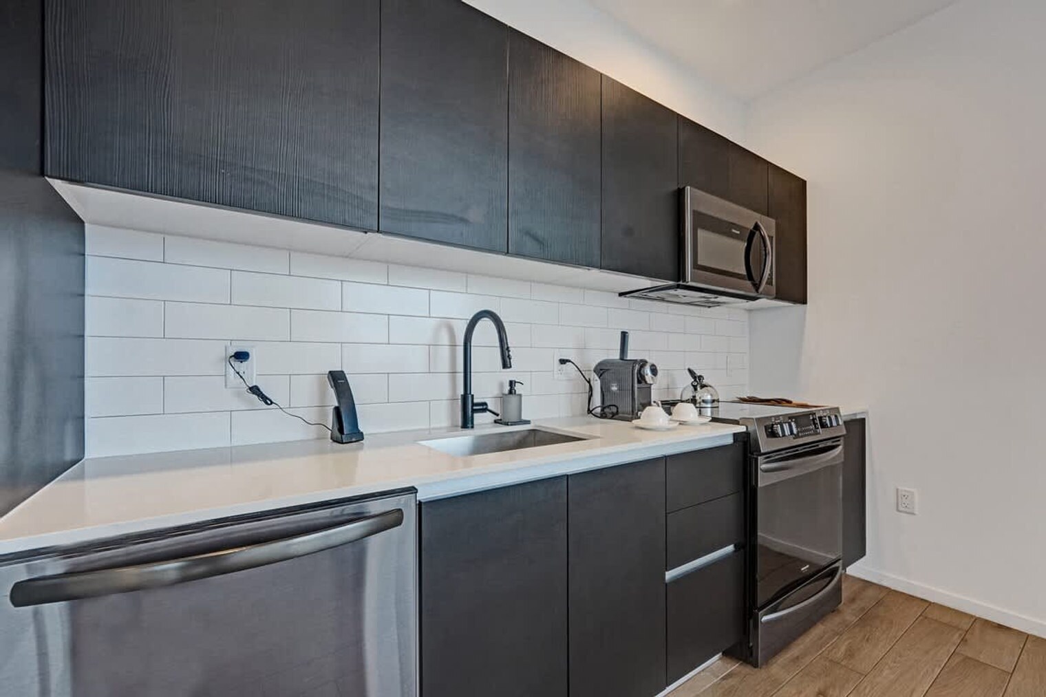 Building Photo - 398 NE 5th St