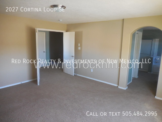 Building Photo - 2BR+Loft/2.5BTH Townhome in Gated Cabezon ...