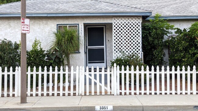Building Photo - 3351 Caroline Ave