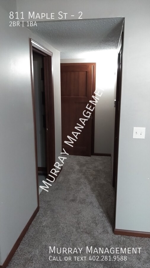 Building Photo - 811 Maple St