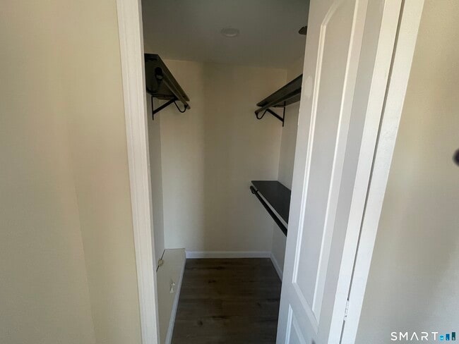 Building Photo - 266 Hebron Ave