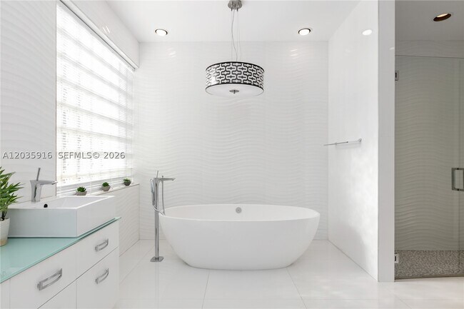 Building Photo - 954 Sanibel Dr