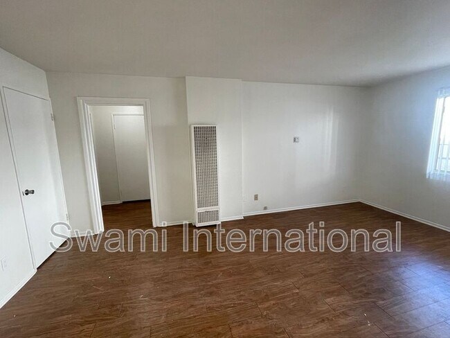 Building Photo - 345 Stepney St