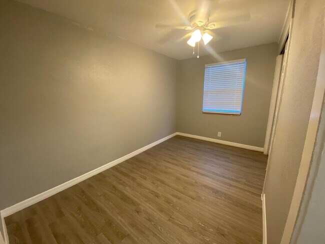 Building Photo - Fully Renovated 3-Bedroom Concrete Block Home in Tampa!