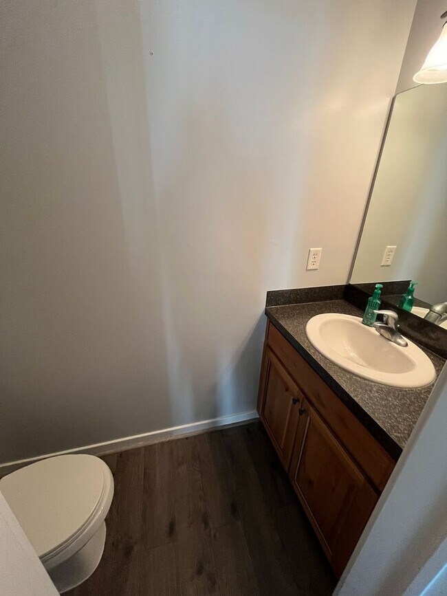 Building Photo - Rent Reduction & HOA Included! Call Today!...