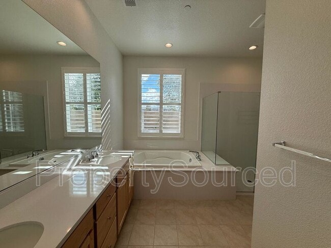 Building Photo - 1136 Crescent Ave