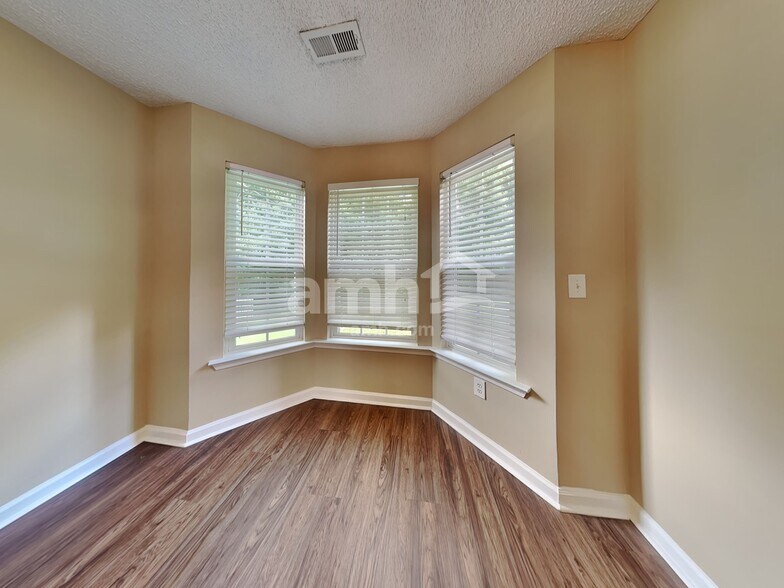 Building Photo - 182 Bonnie Woods Dr