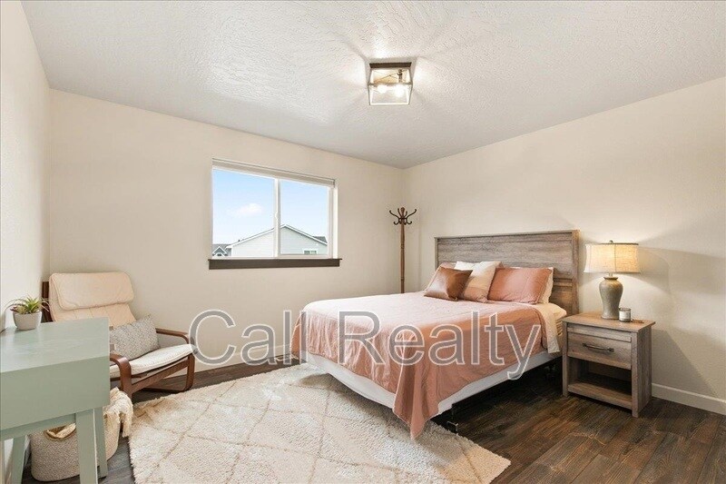 Building Photo - 2522 W Juliann Ct