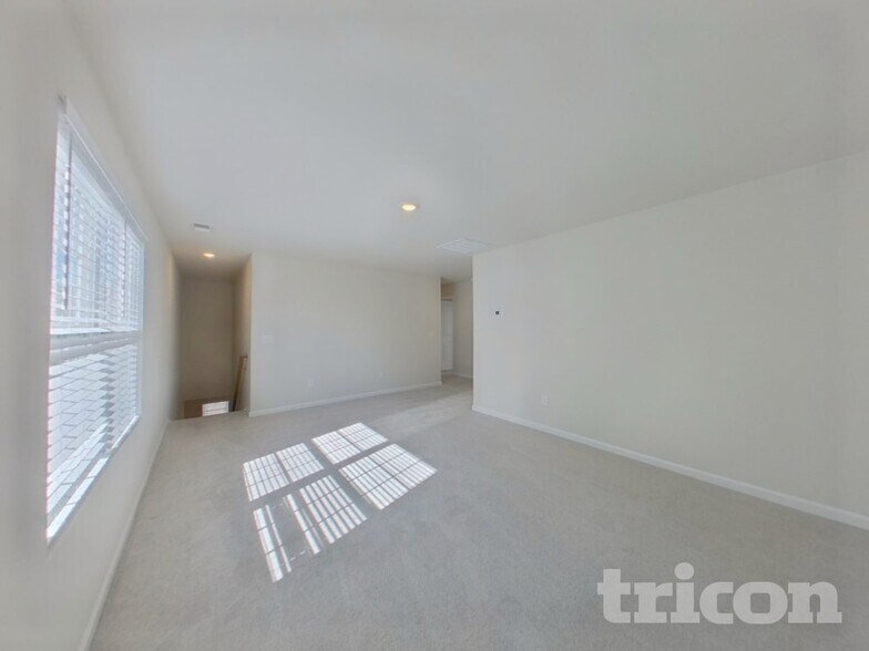 Building Photo - 4018 Rustling Grass Trl