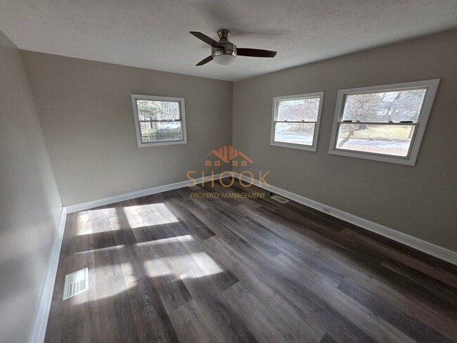 Building Photo - / MOVE IN SPECIAL / SIGN YOUR LEASE BY THE END OF FEBRUARY AND GET A $500 CREDIT! UPDATED RANCH C...