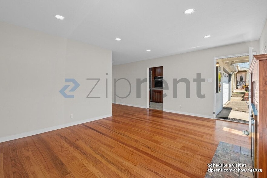 Building Photo - 24139 Zorro Ct
