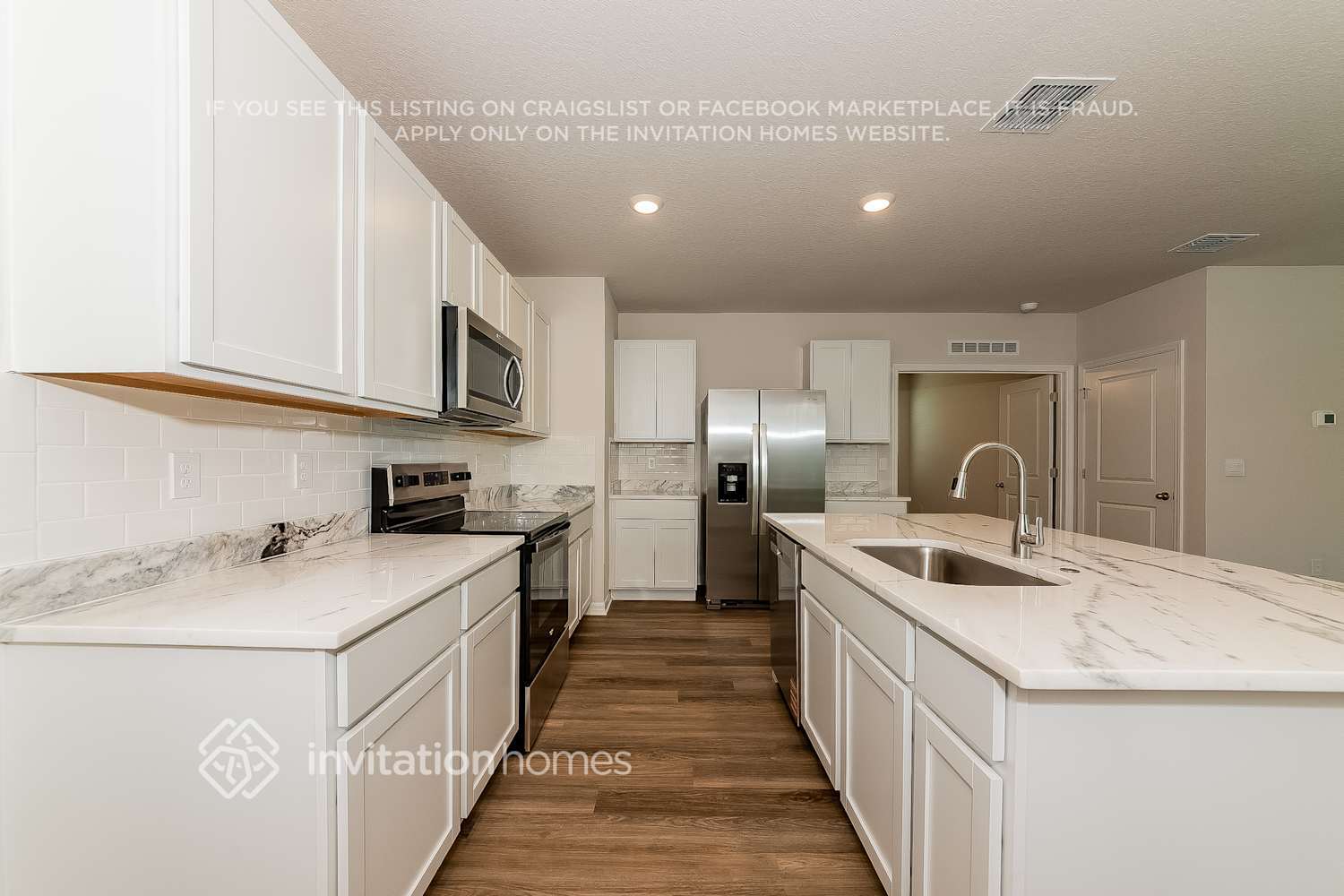 Building Photo - 22509 Hidden Palms St