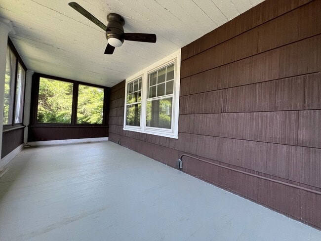 Building Photo - 2425 Demington Dr