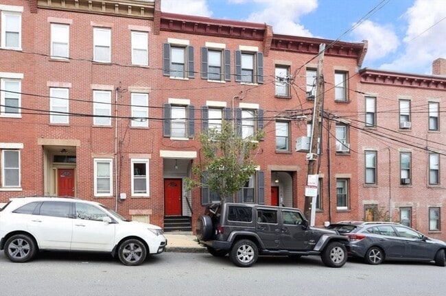 Building Photo - 166 F St