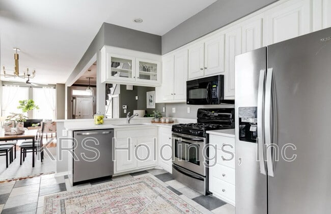 Building Photo - 228 N 32nd St