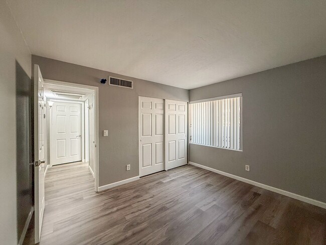 Building Photo - 5110 N 31st Way