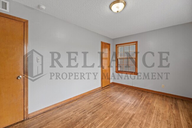 Building Photo - 6114 E Rockwood Rd