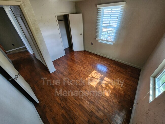 Building Photo - 15662 County Rd 3540