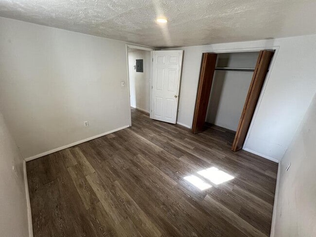 Building Photo - 2616 Ames Ave