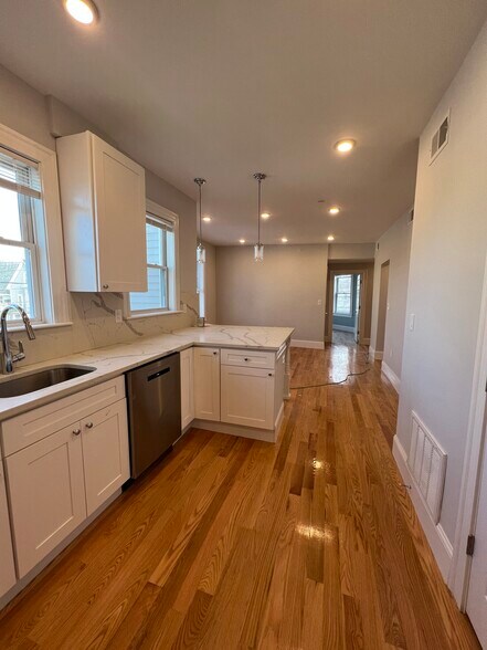 Building Photo - 75 Winchester St