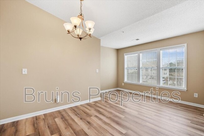 Building Photo - 6113 Hedgecock Cir