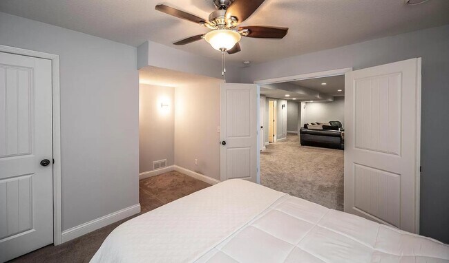 Bed5 basement - 14185 Adelaide Ave