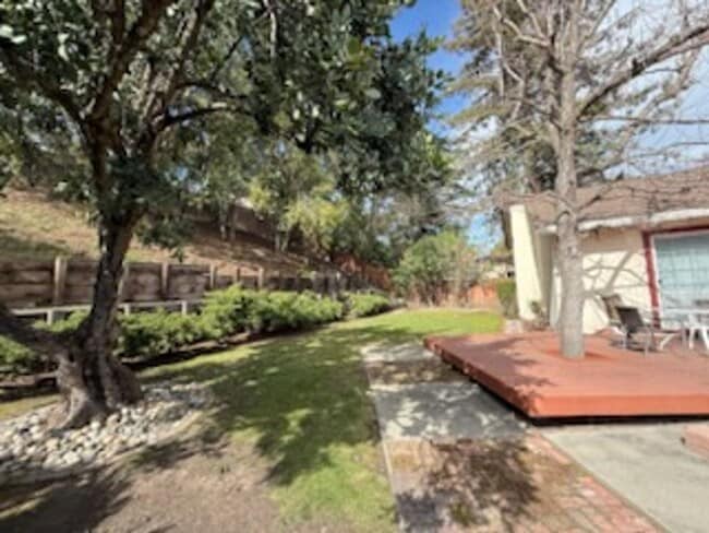 Building Photo - Comfortable Single Story Home