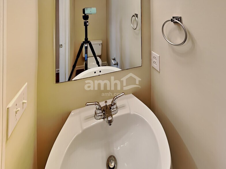 Building Photo - 5072 Morgan Taylor Dr