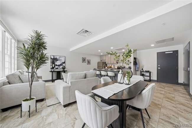 Building Photo - 40 North St