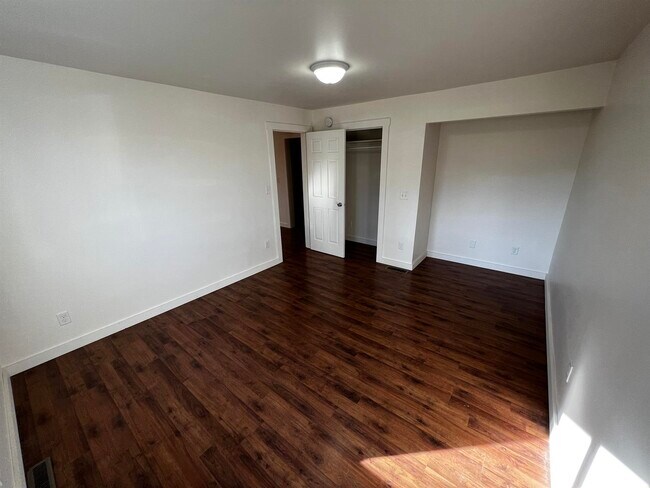 Building Photo - 9197 Cty J-Unit A