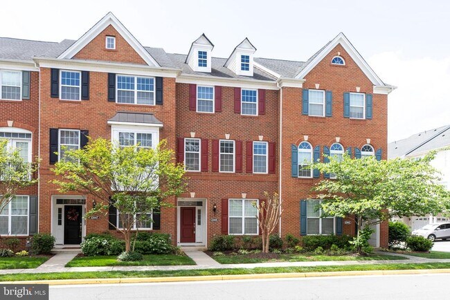Building Photo - 43005 Paris Gap Square