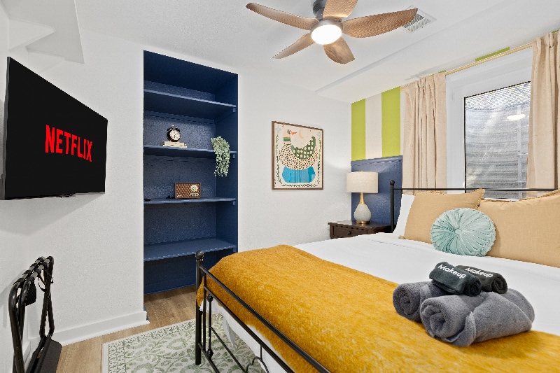 Building Photo - 5831 W 110th Pl