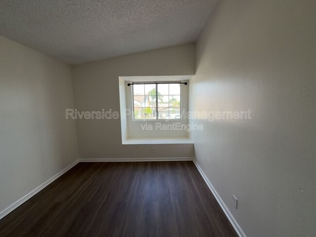 Building Photo - 11883 Bayless St