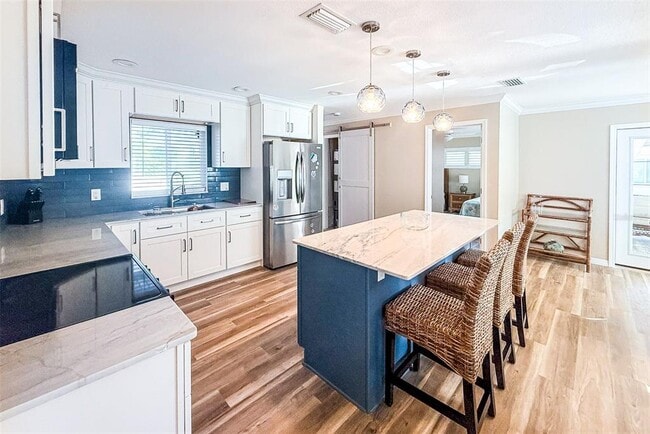 Building Photo - 1900 Benjamin Franklin Dr