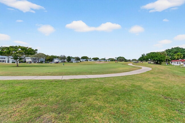 Building Photo - 213 Waterford Cresent