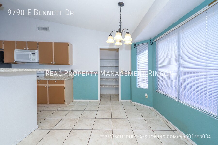 Building Photo - 9790 E Bennett Dr