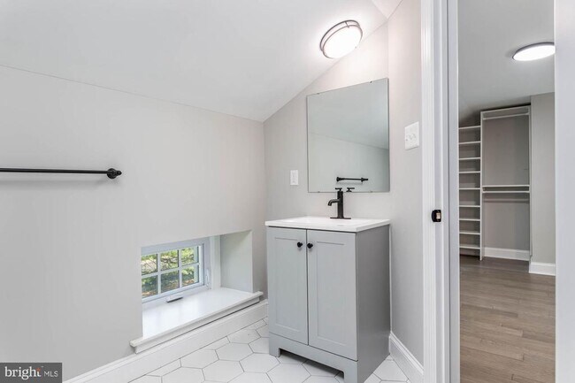 Building Photo - 139 W Germantown Pike