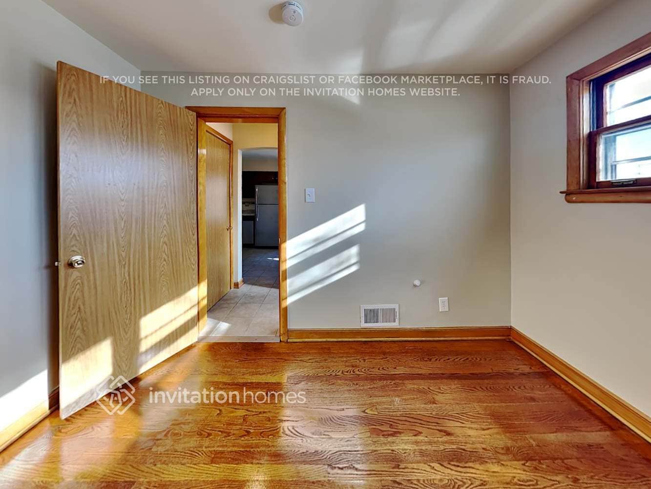 Building Photo - 2645 W 94th St