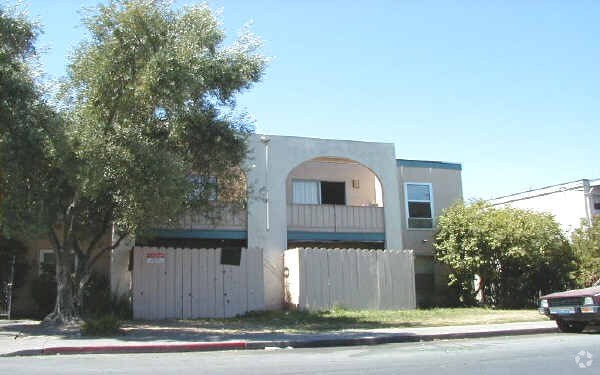 Building Photo - Virginia Lane