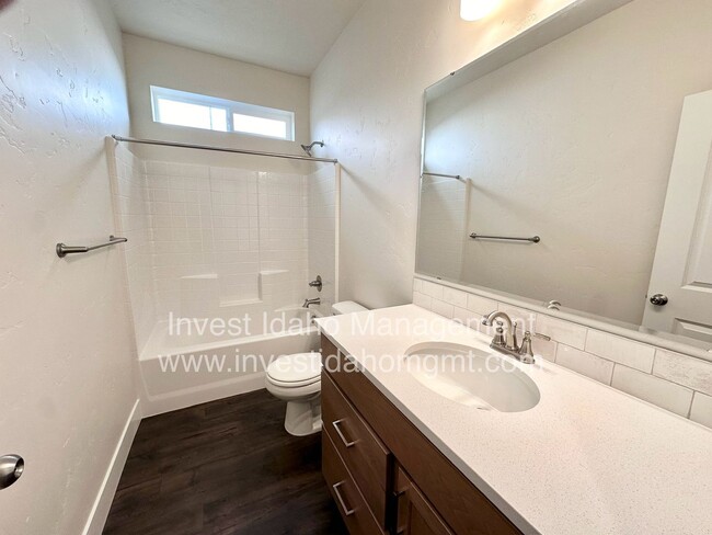 Building Photo - Brand new construction home available now ...