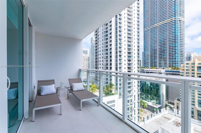 Building Photo - 1080 Brickell Ave