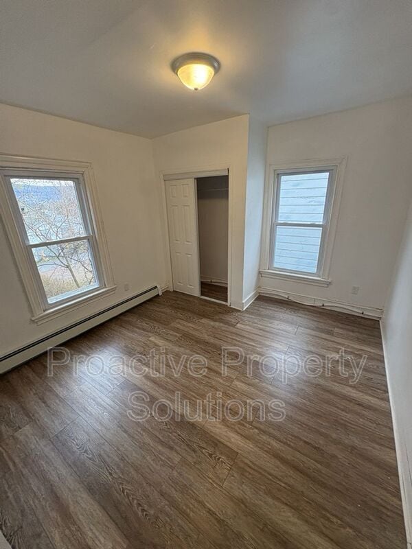 Building Photo - 415 S Main Ave